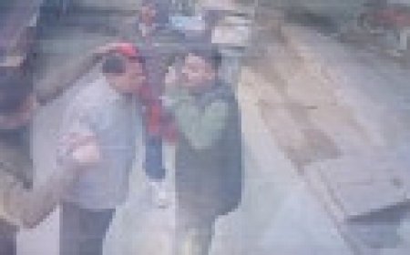 Jabalpur News: बिलहरी में अमृत भोग मिष्ठान भंडार के संचालक पर हमला, सीसीटीवी फुटेज में दिखा हमलावर