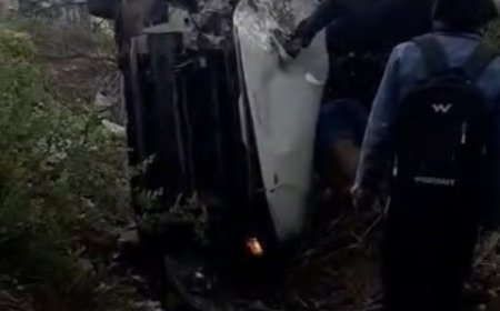 Jabalpur News: हाईवे में पलटी तेज रफ्तार ‘किआ’ कार के उड़े परखच्चे