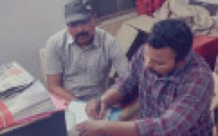 Jabalpur News: जिला आबकारी अधिकारी को ठेकेदार से रिश्वत लेते जबलपुर लोकायुक्त ने दबोचा, सहायक आबकारी आयुक्त पर भी एफआईआर दर्ज