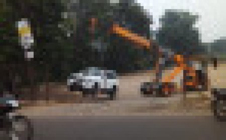 Jabalpur News: रफ्तार का कहर, डिवाइडर तोड़ते हुए प्रतिक्षालय में घुसी कार