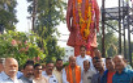 Jabalpur News: पूर्व विधानसभा अध्यक्ष स्वर्गीय दादा ईश्वरदास रोहाणी को जबलपुर वासियों ने किया याद, प्रतिमा पर किया श्रद्धा सुमन अर्पित