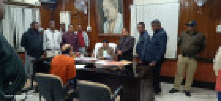Jabalpur News: अनुसूचित जाति जनजाति एवं पिछड़ा वर्ग कर्मचारी संघ ने RDVV कुलगुरु को घेरा, 30 दिसंबर से अनशन का दिया अल्टीमेटम