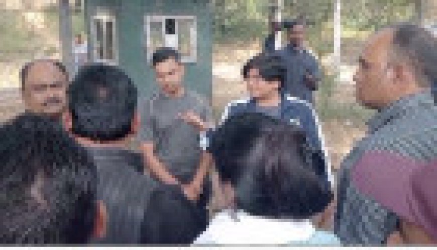 Jabalpur News: बिलहरी में खेल मैदान को लेकर विवाद, आर्मी ने लगाया कैंप, फुटबॉल गोलपोस्ट उखाड़ कर सड़क पर फेंकने का आरोप