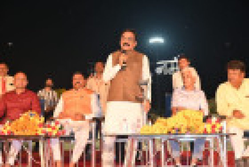 Jabalpur News: नर्मदा महोत्सव की शानदार शुरूआत, प्रख्यात पार्श्व गायिका मालिनी अवस्थी का गायन रहा प्रमुख आकर्षण