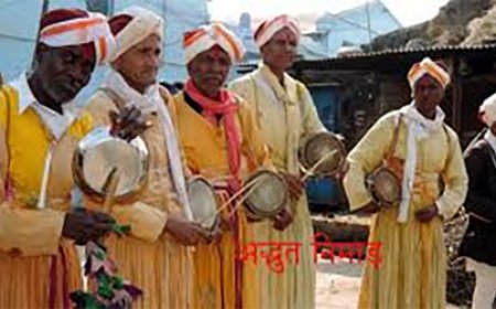 निमाड़ अंचल की पारंपरिक लोक कला, गीत-संगीत हास्य और व्यंग्य का मिला जुला संगम