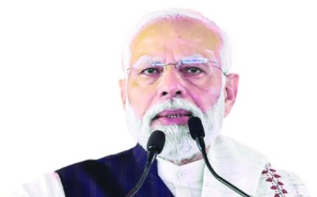 पीएम मोदी का कांग्रेस पर निशाना, विकास और विरासत चाहता है देश: मोदी