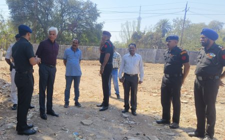 Jabalpur News: कैंट भैंसासुर बाबा मार्ग पर प्रस्तावित ऑक्सीजन पार्क स्थल पहुंचे कलेक्टर,नगर निगम कमिश्नर