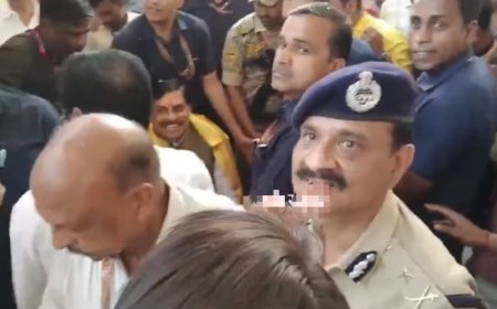 MP News: मीडिया से बातचीत करते समय मंच की सीढ़ी टूटी, बाल बाल बचे मुख्यमंत्री डॉ.मोहन यादव