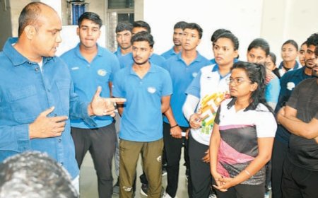 Jabalpur News: परिजनों के साथ रानीताल तीरंदाजी एकेडमी के खिलाड़ियों ने डीएसओ कार्यालय घेरा, खेल अधिकारी एवं प्रशिक्षक पर लगाए गंभीर आरोप