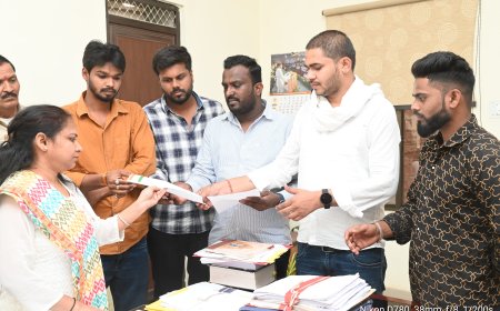 Jabalpur News: बढ़ती गर्मी को देखते हुए स्कूलों में छुट्टी दिए जाने की उठी मांग, NSUI ने स्कूल शिक्षा मंत्री के नाम संभागीय आयुक्त को सौंपा ज्ञापन