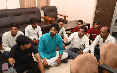 Jabalpur News: वेटरनरी कॉलेज में एनएसयूआई ने किया हंगामा, डीन चेंबर में दिया धरना