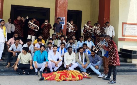 Jabalpur News: जब बैंड बाजे के साथ कुंभकरण को लेकर RDVV पहुंचे NSUI कार्यकर्ता