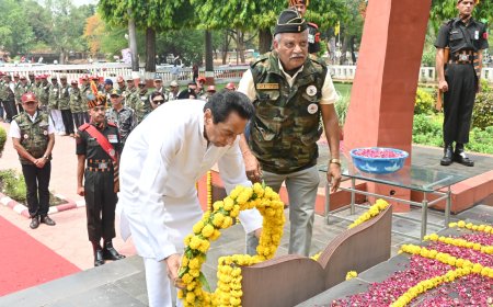 Jabalpur News: कैंट के शौर्य स्मारक वीर शहीदों को कांग्रेस नेताओं ने दी श्रद्धांजलि