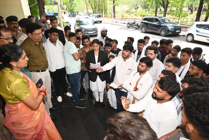 Jabalpur News:RDVV ने पूछा रानी दुर्गावती का 'मकबरा' कहां है, बिफरी ABVP ने कहा परीक्षा नियंत्रक को पद मुक्त करो