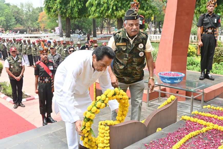 Jabalpur News: कैंट के शौर्य स्मारक वीर शहीदों को कांग्रेस नेताओं ने दी श्रद्धांजलि