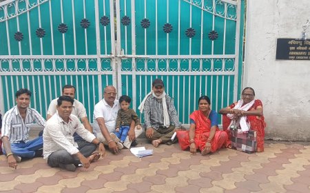 Jabalpur News: करौंदी में जलसंंकट को लेकर सीईओ बंगले के बाहर जा बैठे पूर्व पार्षद, बोले बार-बार शिकायत करने के बाद भी नहीं हो रही सुनवाई