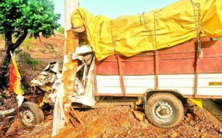 Jabalpur News: पेड़ से टकराया तेज रफ्तार पिकअप, 1 की मौत, एक दर्जन घायल