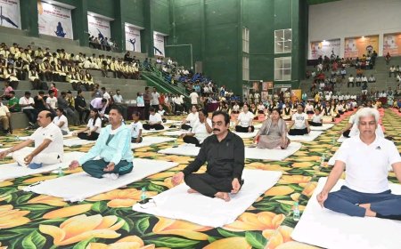 Jabalpur News: योग दिवस पर मंत्री सिंह बोले; योग जो कभी हिमालय की कंदराओं में साधकों की साधना था, आज वह न्यूयॉर्क की सड़कों से लेकर जबलपुर के घाटों तक जीवनशैली बन चुका है