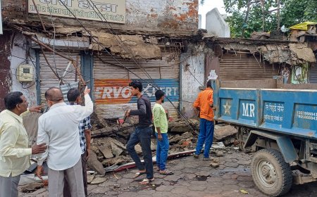Jabalpur News: घंटाघर के पास दो दुकान धसकीं, बंगाल की खाड़ी में बना नया सिस्टम कराएगा बरसात