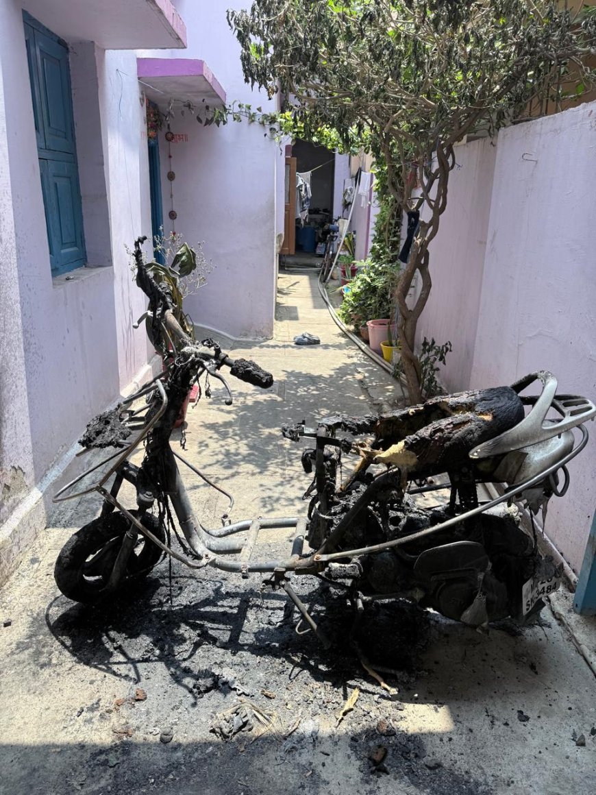 Jabalpur News:पार्षद के घर में घुसकर अज्ञात लोगों ने कार में लगाई आग, मोपेड भी जली..प्रकरण दर्ज
