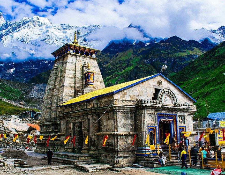 Breaking News: केदारनाथ में हेलिकॉप्टर क्रैश, 5 लोग सवार थे