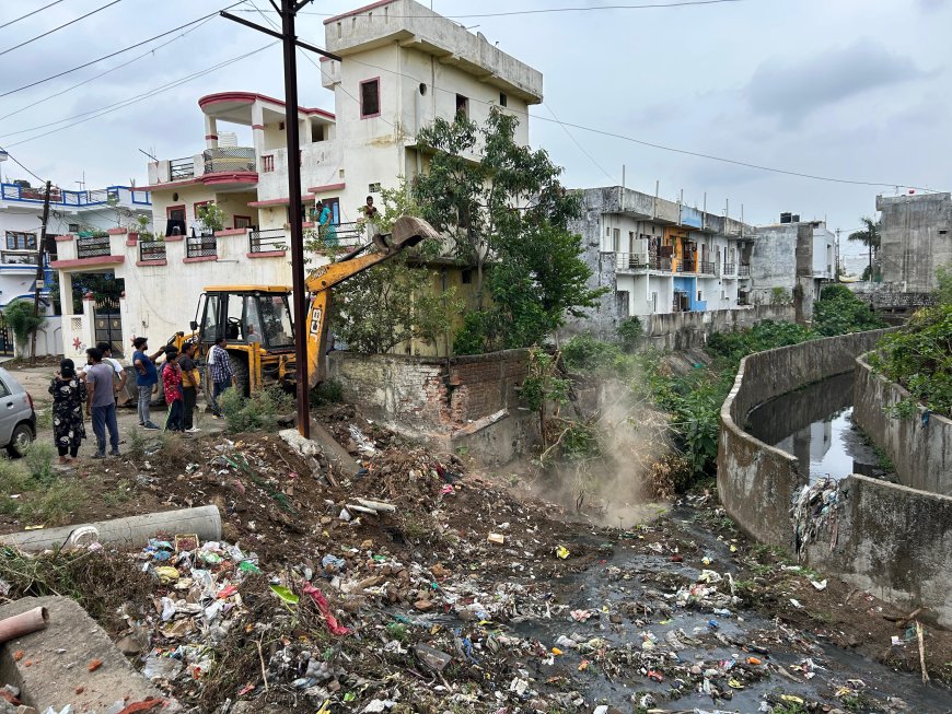 Jabalpur News: पिंक सिटी में चला नगर निगम का बुलडोजर