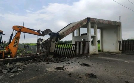 Jabalpur News: अर्थ बिल्डर्स एवं डेवलपर्स के ऑफिस में चला बुलडोजर,6.47 हेक्टेयर शासकीय भूमि अतिक्रमण मुक्त