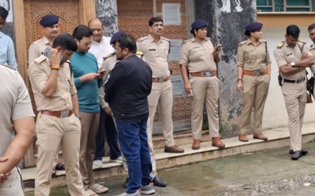Jabalpur News: रज्जाक के हिस्ट्रीशीटर बेटे सरफराज को लेकर घर पहुंची पुलिस, तलाशी जारी