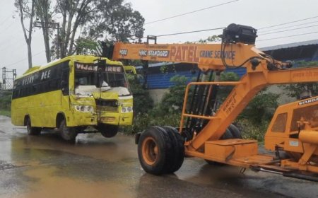 Jabalpur News: कोको-कोला कंपनी के कर्मचारियों से भरी बस और ट्रक में भिड़ंत, 35 घायल