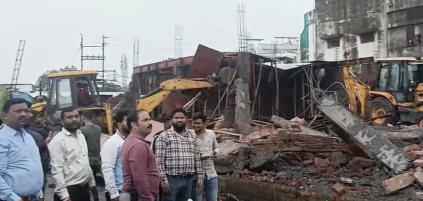 Jabalpur News: ट्रांसपोर्ट नगर में चला बुलडोजर, अघोरी बाबा मंदिर को लेकर निकला बीच का रास्ता