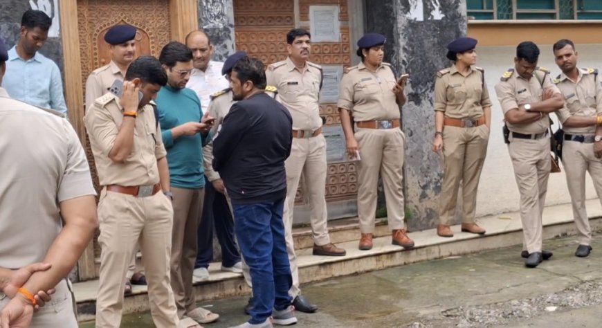 Jabalpur News: रज्जाक के हिस्ट्रीशीटर बेटे सरफराज को लेकर घर पहुंची पुलिस, तलाशी जारी