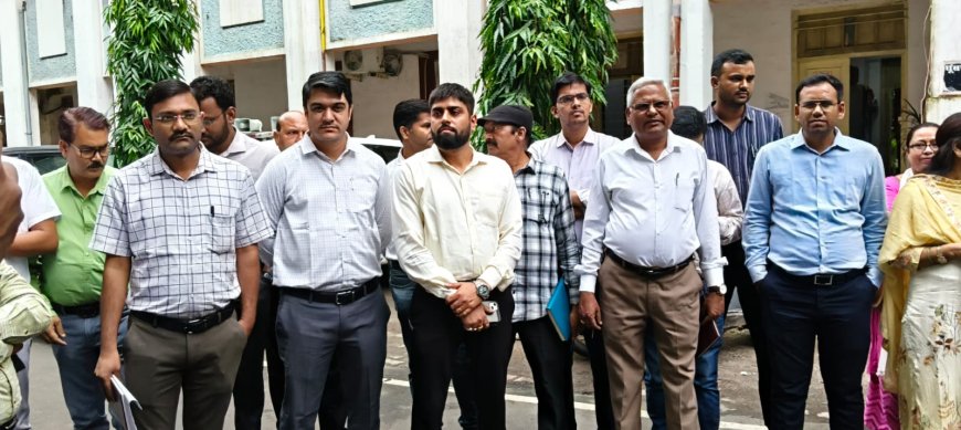 Jabalpur News: कार्य विभाजन से तहसीलदार और नायब तहसीलदार खफा, कलेक्टर को पत्र सौंप जताया विरोध