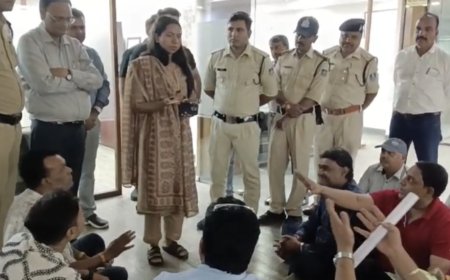 Jabalpur News: भुगतान नहीं होने से बिफरे नगर निगम के ठेकेदार, सभी काम बंद करने की दी चेतावनी