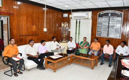 Jabalpur News: RDVV में डिजिटलाइजेशन को रफ्तार देने कुलगुरु प्रो वर्मा ने कसी कमर, निर्धारित समय में काम पूरा करने के निर्देश