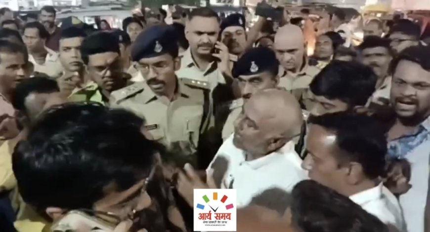 Jabalpur News:कार में लगी काली फिल्म उतारने के विवाद में प्रभात साहू को बीच चौराहे आरक्षक ने मारा थप्पड़, चोटिल हुए पूर्व महापौर, आरक्षक को निलंबित कराने पूरी भाजपा उतरी सड़क पर