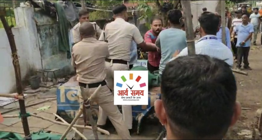 Jabalpur News: गोराबाजार में अवैध मांस की दुकान हटाने के दौरान विवाद, पुलिस कर्मियों के साथ हुई झूमा झटकी