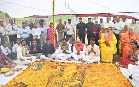 Jabalpur News: लोक निर्माण मंत्री ने उमरिया गौशाला में की भगवान गोवर्धन की पूजा, प्रदेश की समृद्धि की कामना भी की