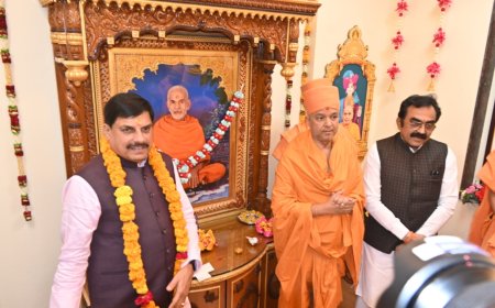 Jabalpur News: स्वामी नारायण मंदिर में गुरु पूजन विधि में शामिल हुए मूख्यमंत्री डॉ. यादव