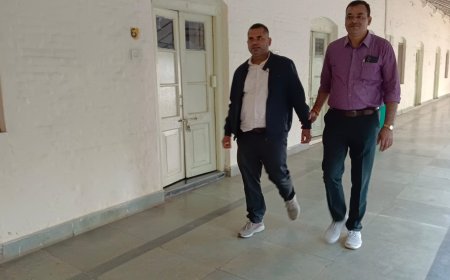 Jabalpur News: संभागीय पेंशन कार्यालय में लोकायुक्त की दबिश, सहायक पेंशन अधिकारी को रिश्वत लेते पकड़ा