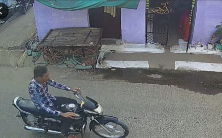 Jabalpur News: गौर के आटो डीलर की दुकान से बाइक उड़ाई ले गया चोर, सीसीटीवी फुटेज आया सामने