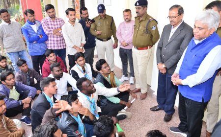 Jabalpur News:RDVV  में कार्यपरिषद बैठक के दौरान हंगामा, पुंगी बजाते हुए पहुंचे NSUI कार्यकर्ता