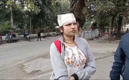 Jabalpur News: खमरिया में बस पलटी, पुलिस ने बस में फंसे यात्रियों को निकाला, एक दर्जन से ज्यादा घायल