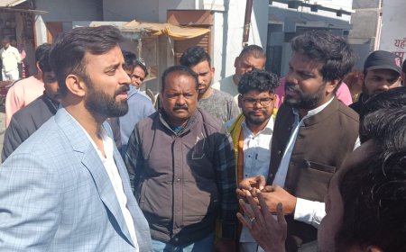 Jabalpur News: सुबह-सुबह हॉस्टल छोड़ सड़क पर आए एकलव्य आवासीय विद्यालय के बच्चे, मचा हड़कंप