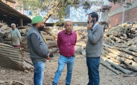 Jabalpur News:रांझी में सड़क पर गंदगी फैलाने वाले टाल संचालकों पर निगम की बड़ी कार्यवाही, लगाया 14 हजार का जुर्माना