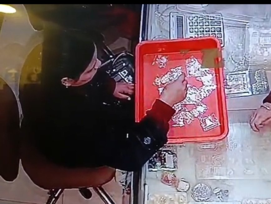 Jabalpur News: सराफा के महागौरी ज्वेलर्स से सोने का लौकेट लेकर भागी महिला, सीसीटीवी फुटेज में कैद हुई पूरा घटनाक्रम