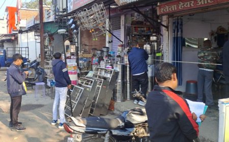 Jabalpur Cantt News: सैन्य भूमि में तान लिए शोरूम, रक्षा मंत्रालय के निर्देश पर गोकलपुर मार्केट की शुरू हुई नपाई, चलेगा बुल्डोजर