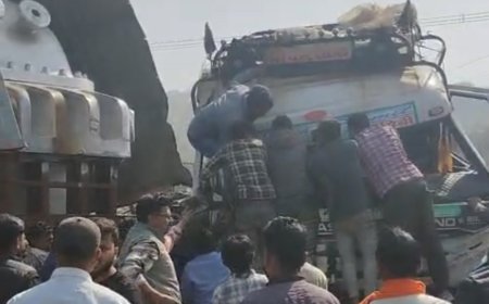 Jabalpur News: बरेला शारदा मंदिर के समीप अनियंत्रित ट्राला कंटेनर में जा घुसा, लगा जाम