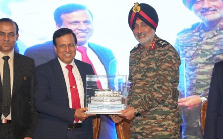 Jabalpur News: अब व्हीएफजे में बड़ी संख्या में होगी टैंकों की ओवरहॉलिंग, T-72 टैंक को लेफ्टिनेंट जनरल औजेला ने हरी झंडी दिखाकर किया रवाना