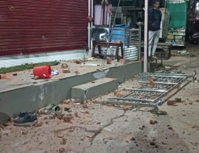 Jabalpur Breaking News: सिहोरा के आजाद चौक में तनाव, दो पक्षों के बीच पत्थरबाजी