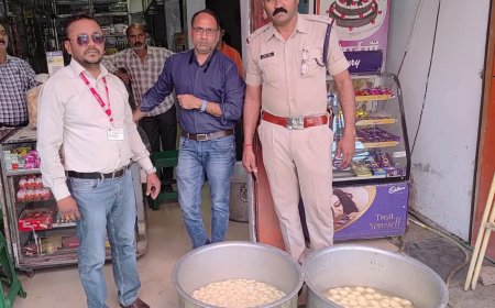 Jabalpur News: 50 किलो चमचम में बिलबिला रही थीं इल्लियां, खाद्य विभाग की छापेमारी से बिफरा दुकान संचालक, बुलानी पड़ी पुलिस